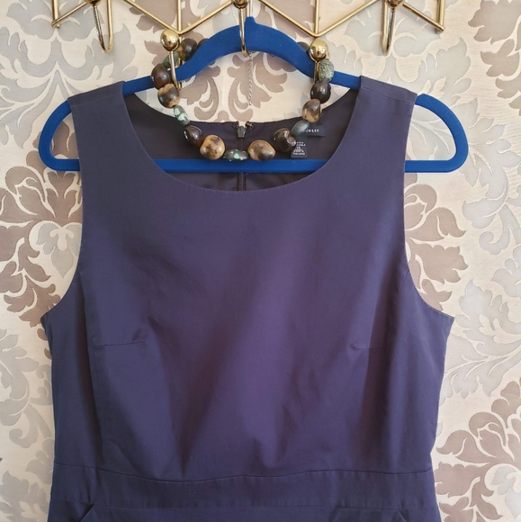 3/$30 Banana Republic Sheath Dress - Picture 2 of 5